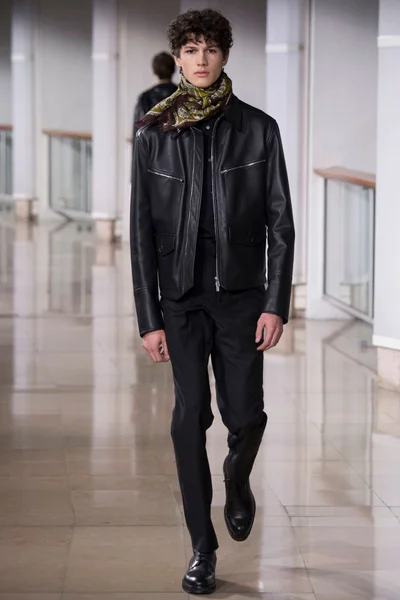 Look 34